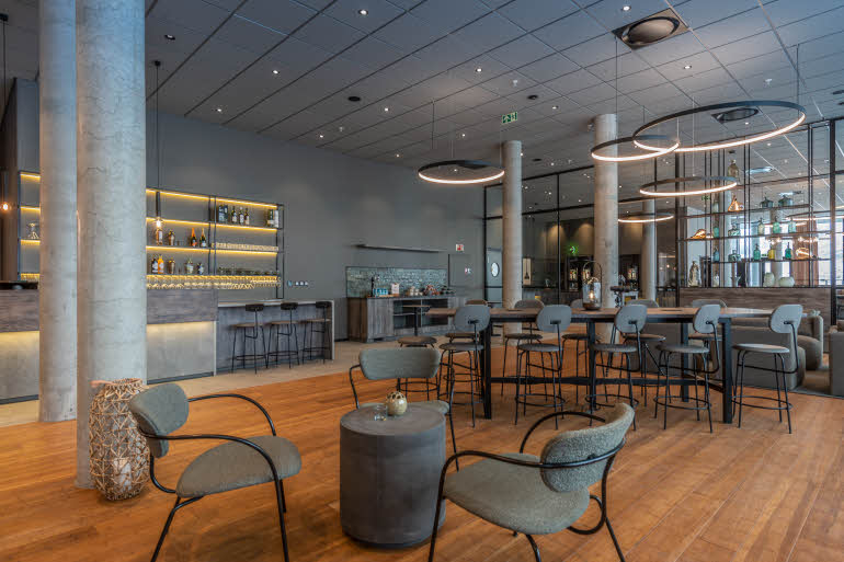 sittgrupp i lobbybaren på scandic sortland
