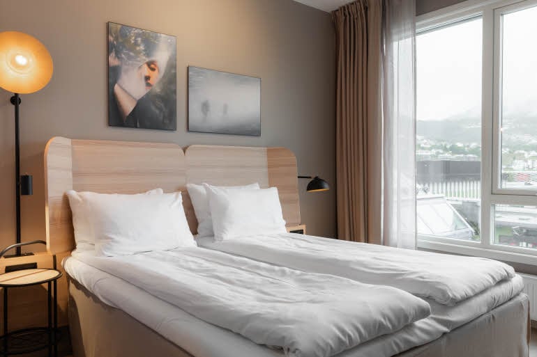 queen room at scandic sunnfjord in forde norway