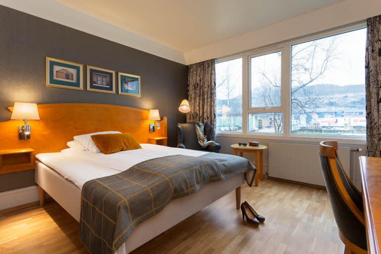 Scandic Sunnfjord Hotel & Spa, Forde, queen room