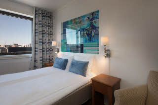 standard queen room at scandic city fredrikstad in norway