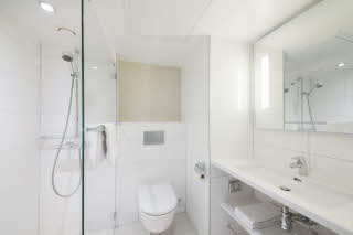 room standard single bathroom