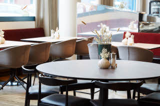 Runt bord restaurang Scandic Hamburg Emporio