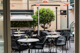Restaurang, gård